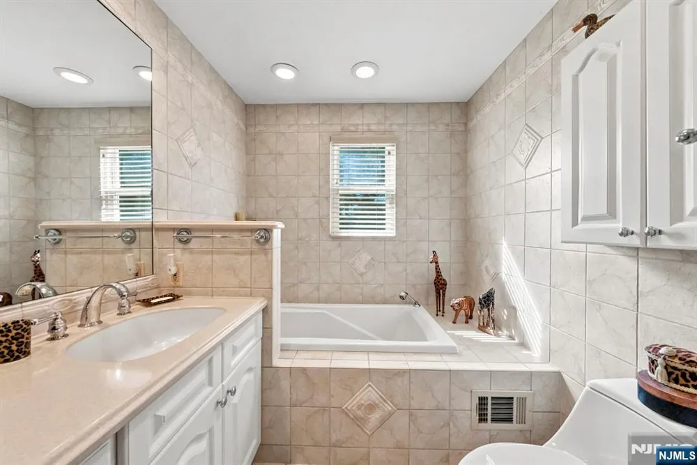 33 Waling Drive Wayne, NJ 07470