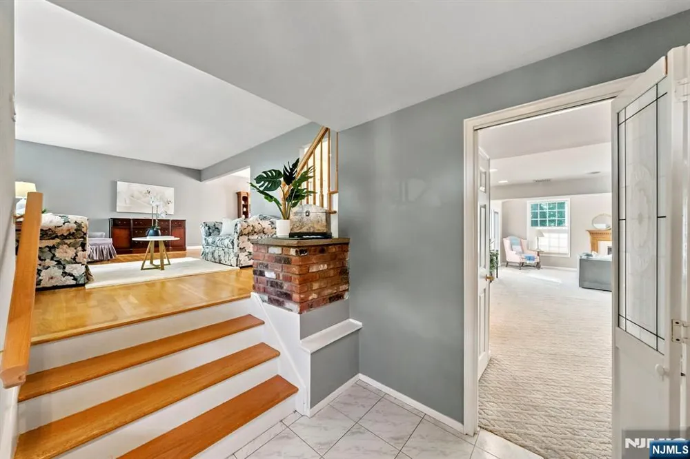 33 Waling Drive Wayne, NJ 07470