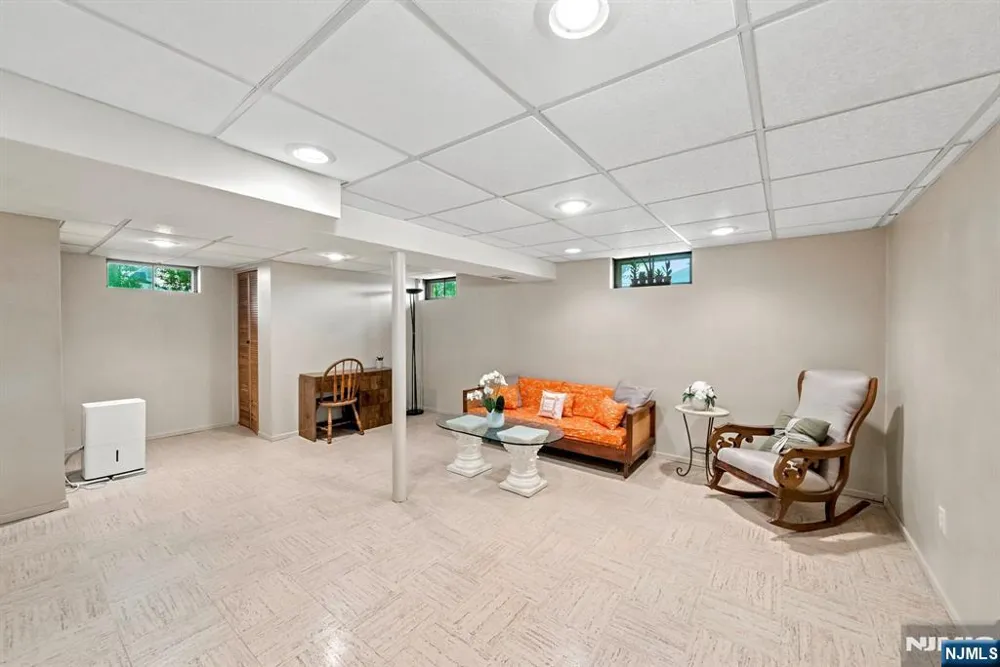 33 Waling Drive Wayne, NJ 07470