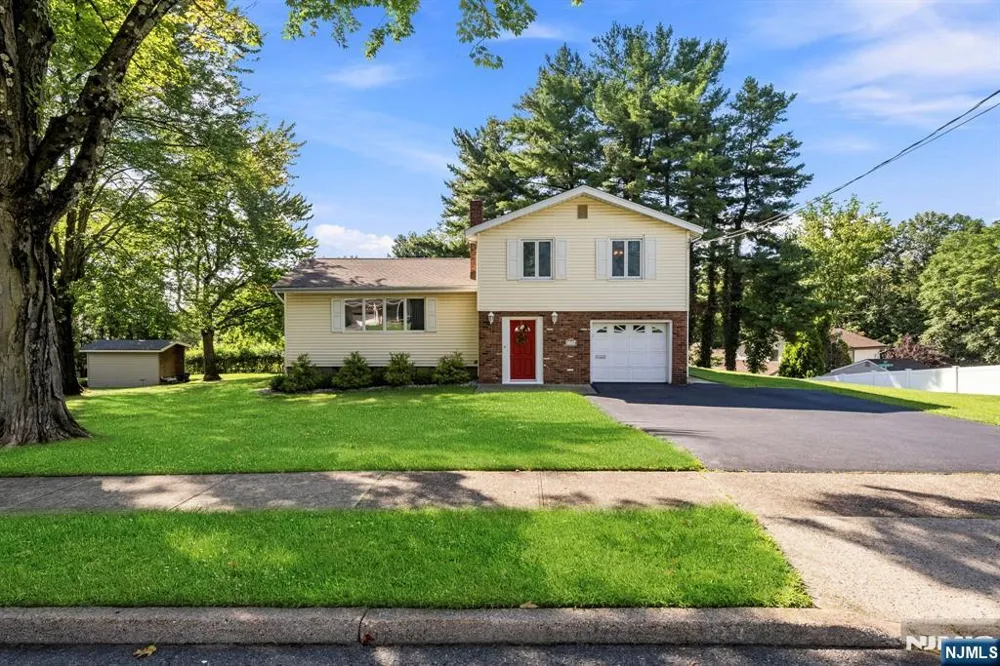 33 Waling Drive Wayne, NJ 07470
