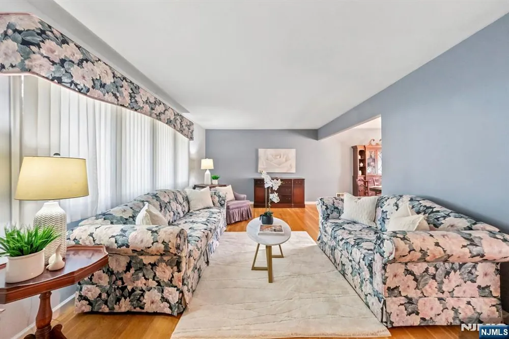 33 Waling Drive Wayne, NJ 07470
