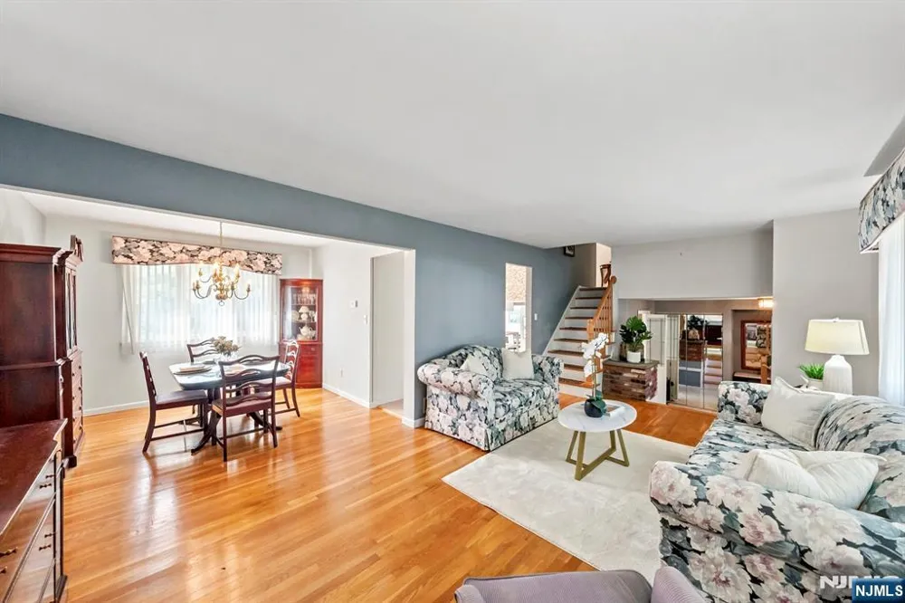 33 Waling Drive Wayne, NJ 07470