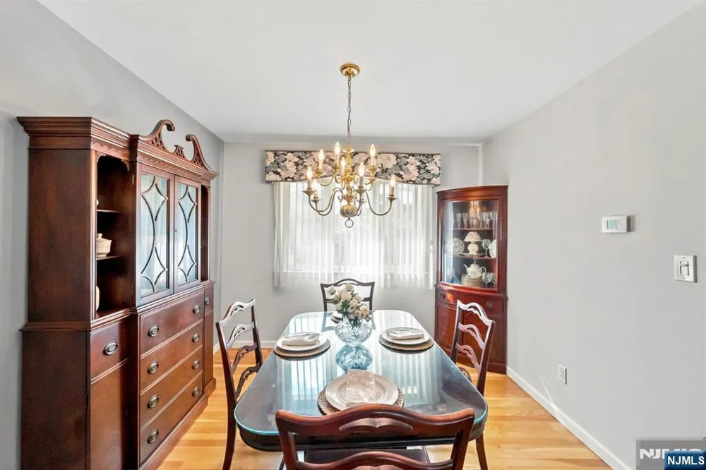 33 Waling Drive Wayne, NJ 07470