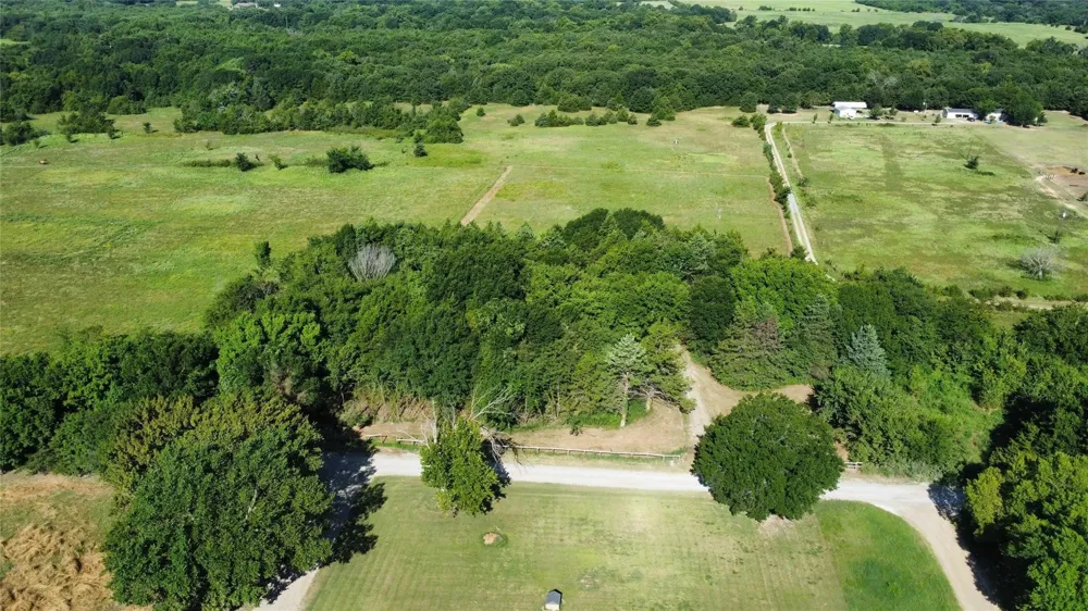 1979 CR  1135 Ravenna, TX 75476