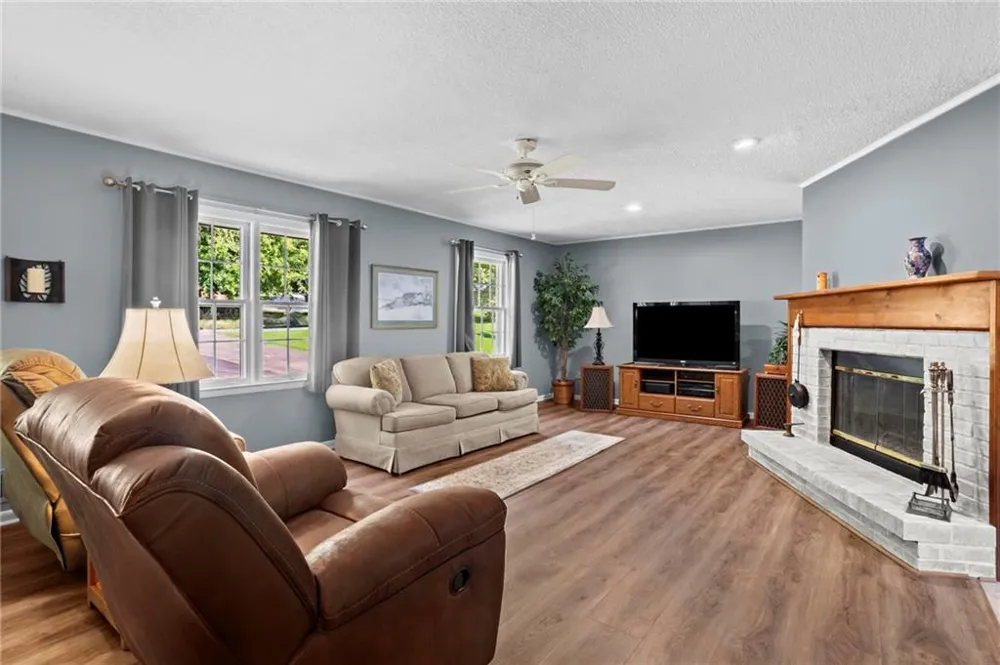 3361 Pawnee Trail SW Marietta, GA 30060