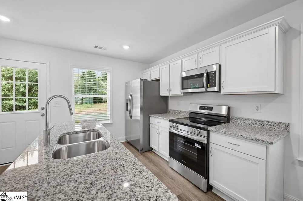672 Saxon Avenue Spartanburg, SC 29301