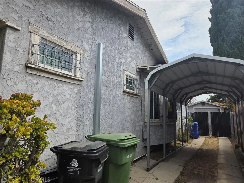 2928 Virginia Los Angeles, CA 90016