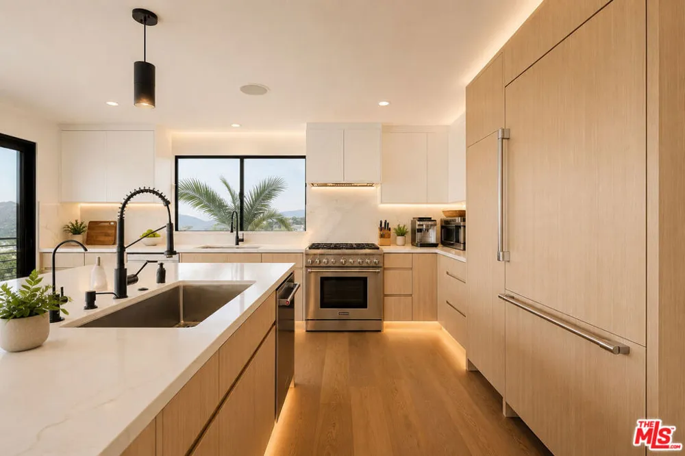 7405 Pyramid Place Los Angeles, CA 90046