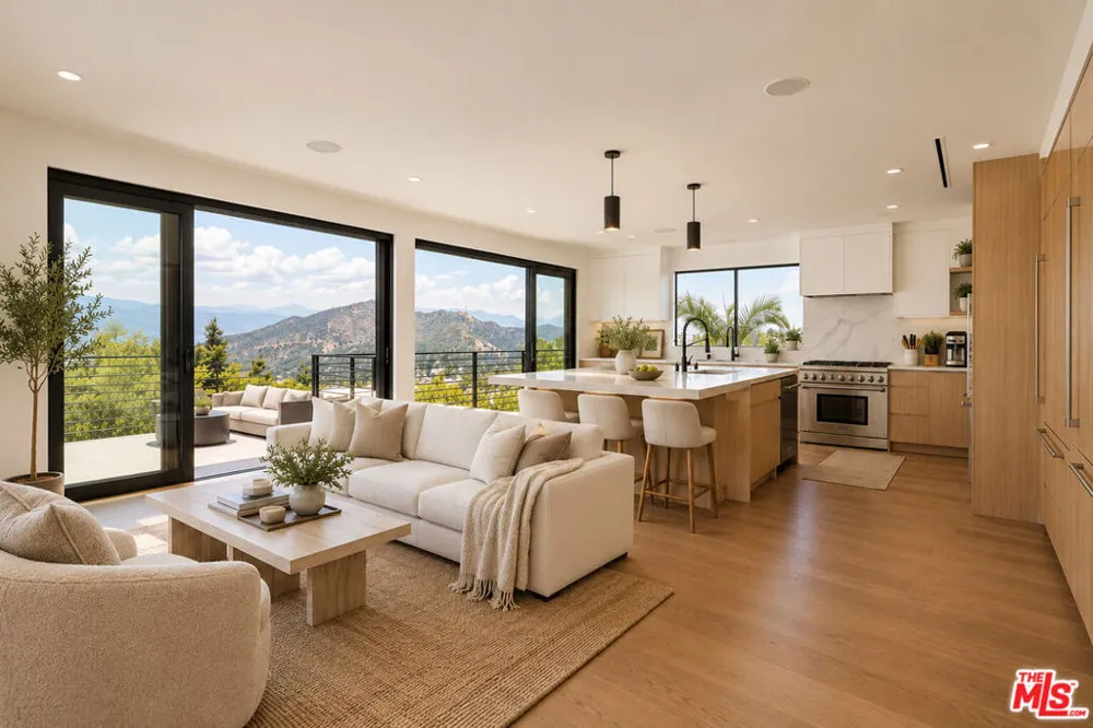 7405 Pyramid Place Los Angeles, CA 90046