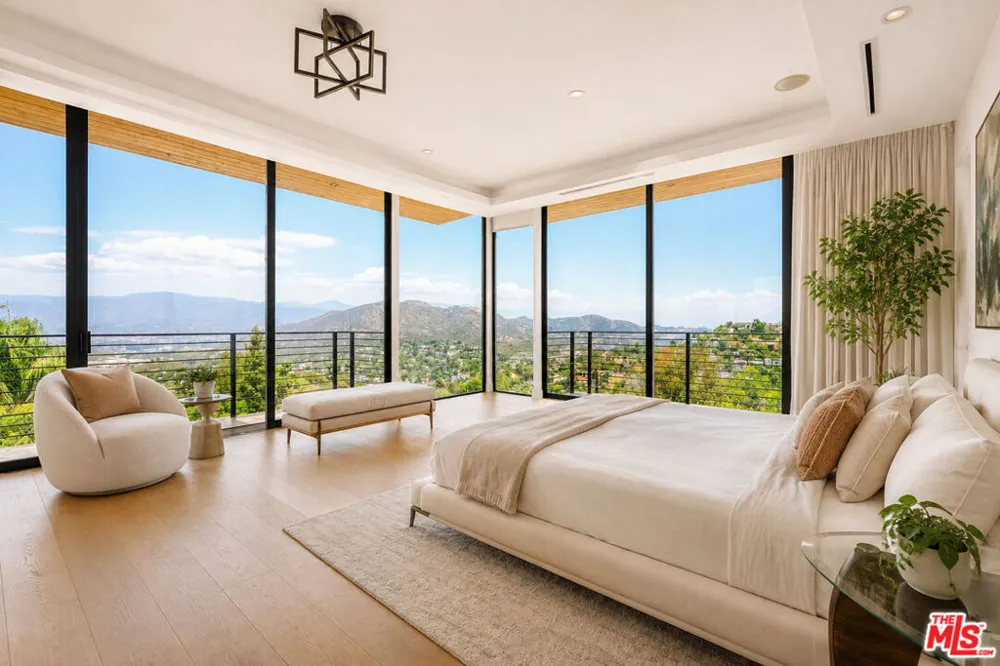 7405 Pyramid Place Los Angeles, CA 90046