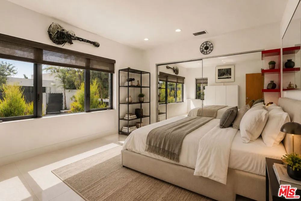 7405 Pyramid Place Los Angeles, CA 90046