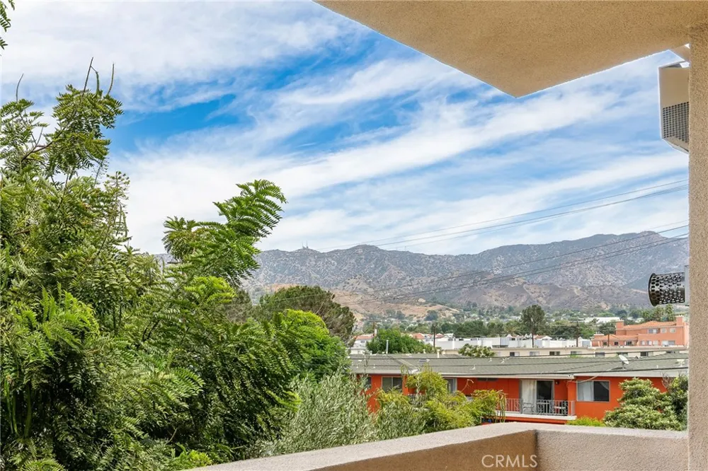 1515 Grismer Burbank, CA 91504
