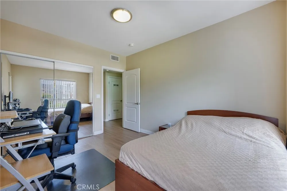 1515 Grismer Burbank, CA 91504