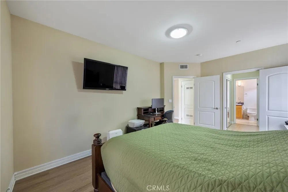 1515 Grismer Burbank, CA 91504