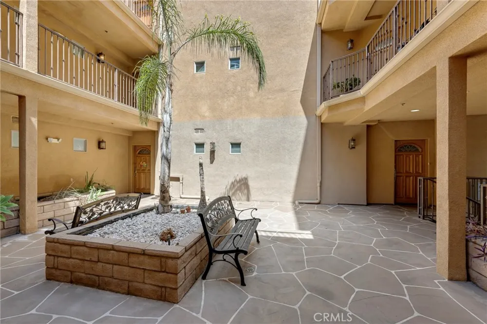 1515 Grismer Burbank, CA 91504