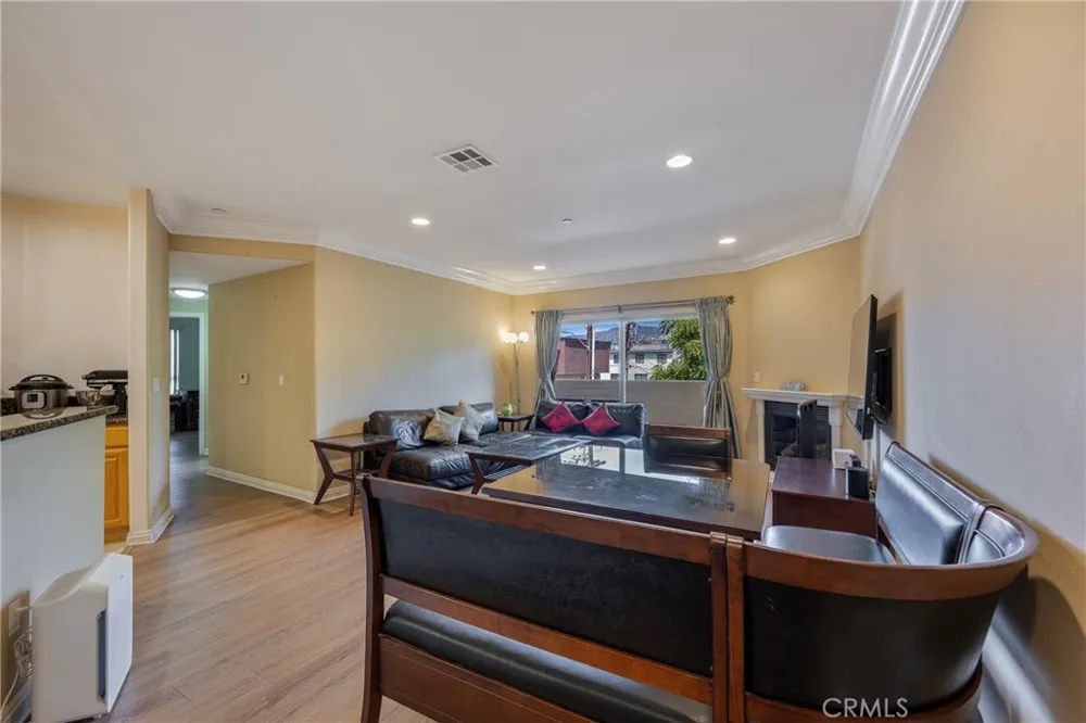 1515 Grismer Burbank, CA 91504