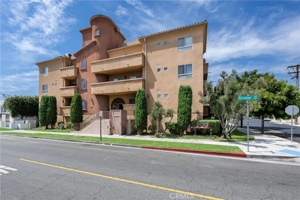 1515 Grismer Burbank, CA 91504