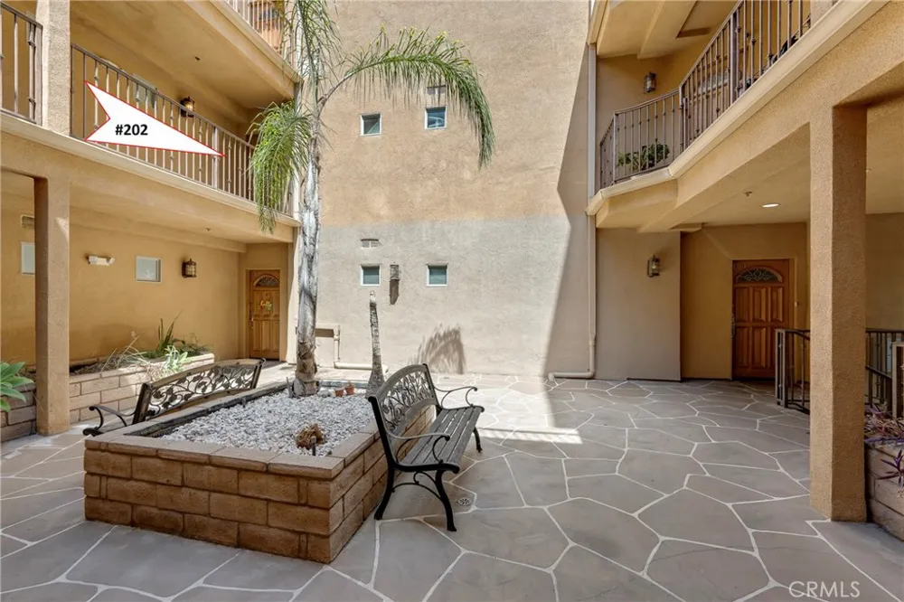 1515 Grismer Burbank, CA 91504