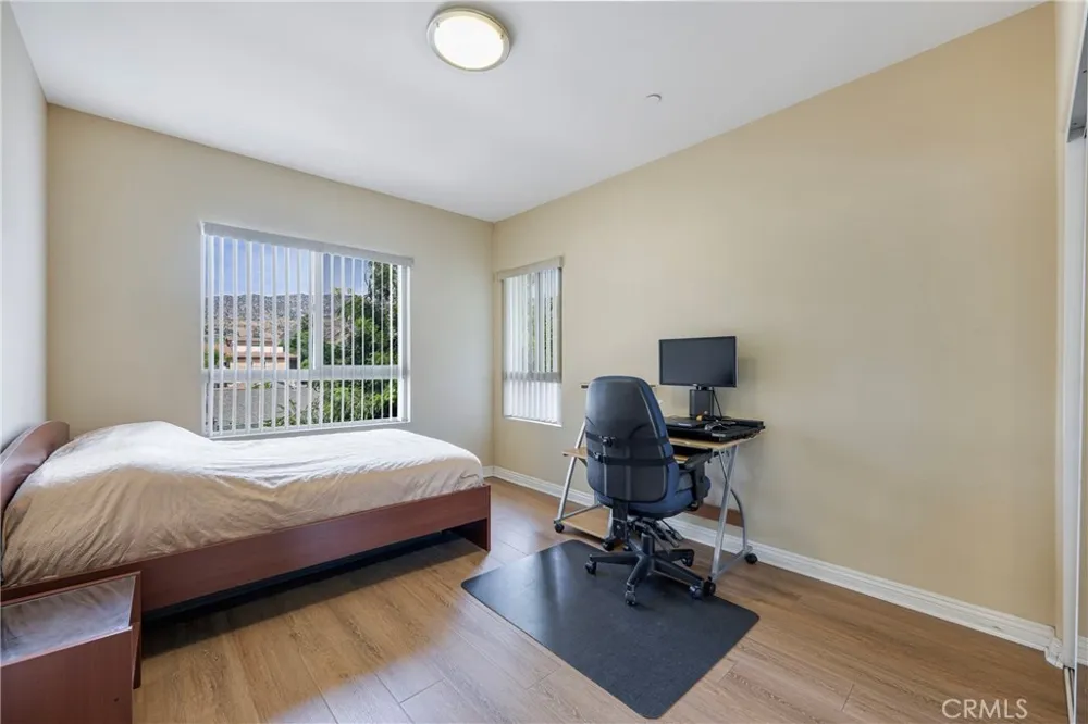 1515 Grismer Burbank, CA 91504