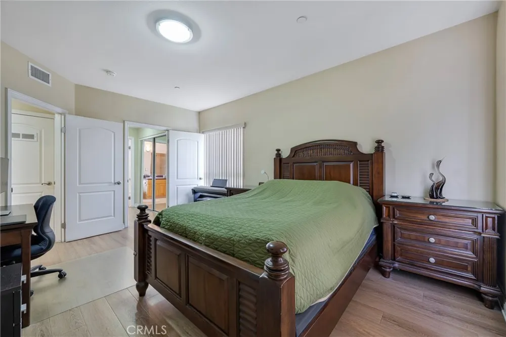 1515 Grismer Burbank, CA 91504