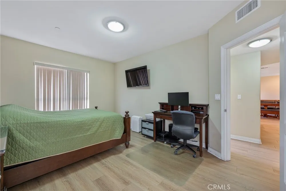 1515 Grismer Burbank, CA 91504