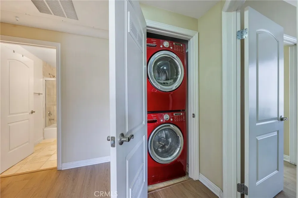 1515 Grismer Burbank, CA 91504