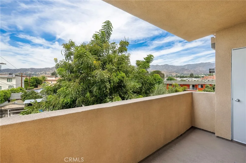 1515 Grismer Burbank, CA 91504