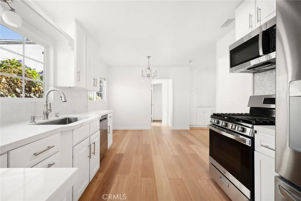 5237 Mecca Tarzana, CA 91356