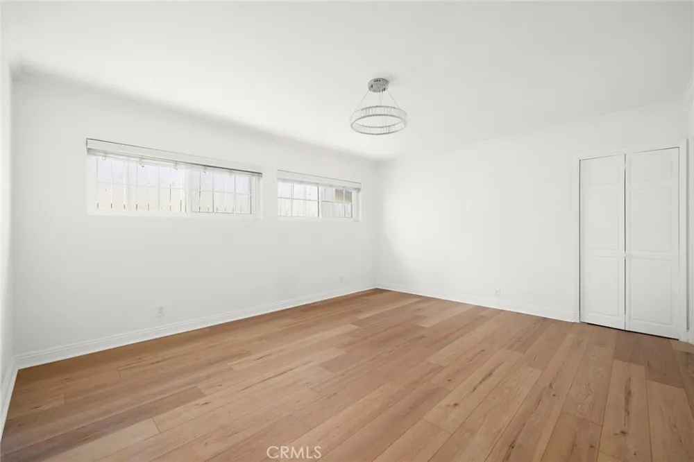 5237 Mecca Tarzana, CA 91356