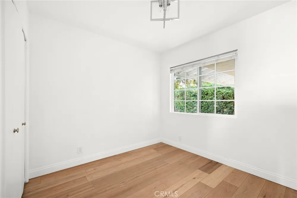 5237 Mecca Tarzana, CA 91356