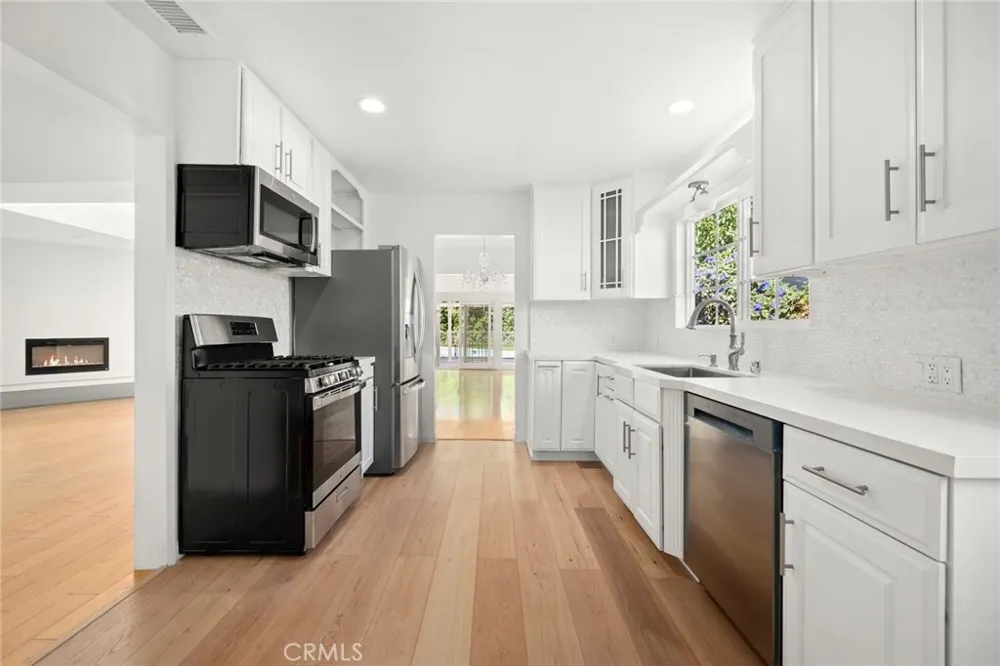 5237 Mecca Tarzana, CA 91356