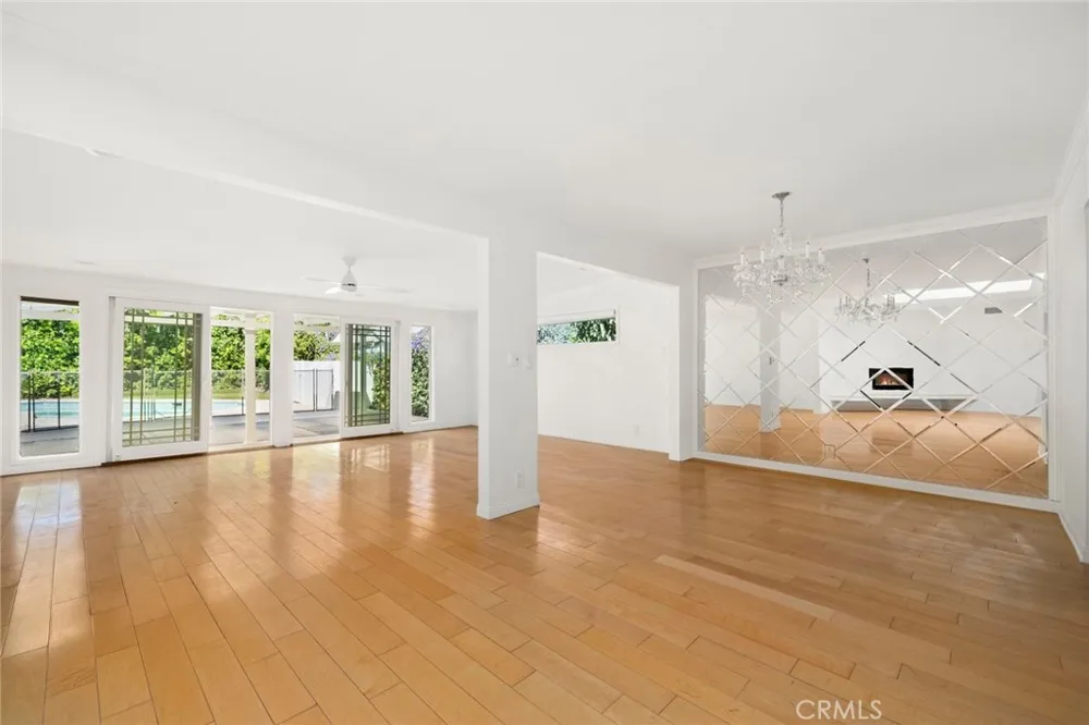 5237 Mecca Tarzana, CA 91356