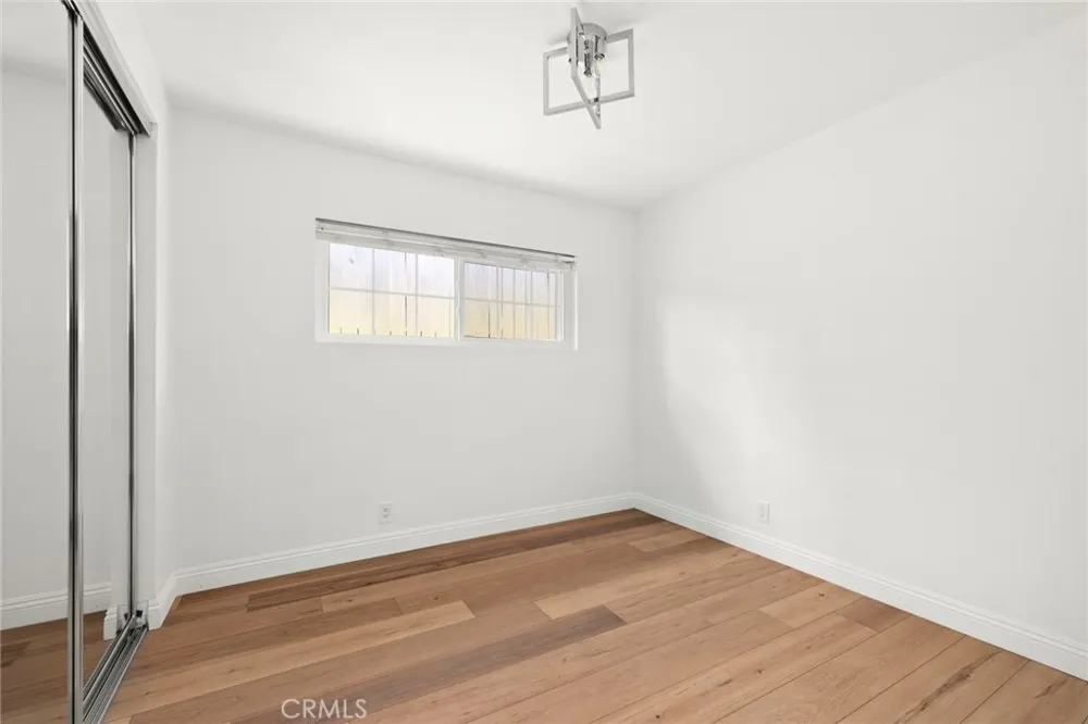 5237 Mecca Tarzana, CA 91356