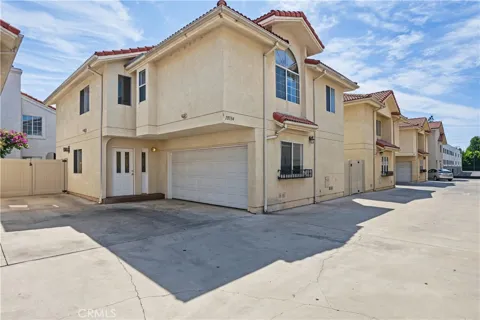 18334 Keswick St.
