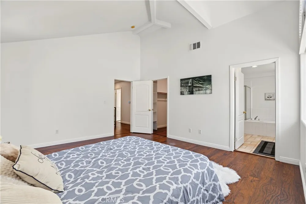 18334 Keswick St. Reseda, CA 91335