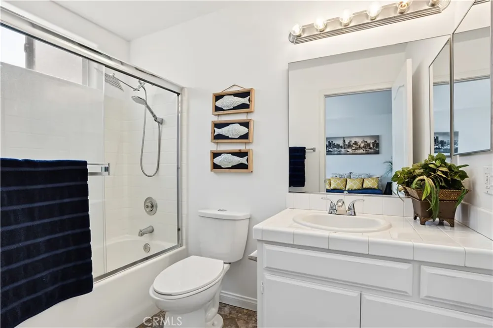 18334 Keswick St. Reseda, CA 91335