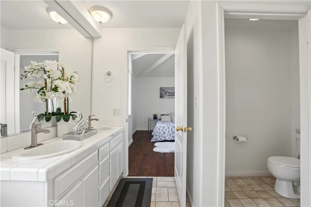 18334 Keswick St. Reseda, CA 91335