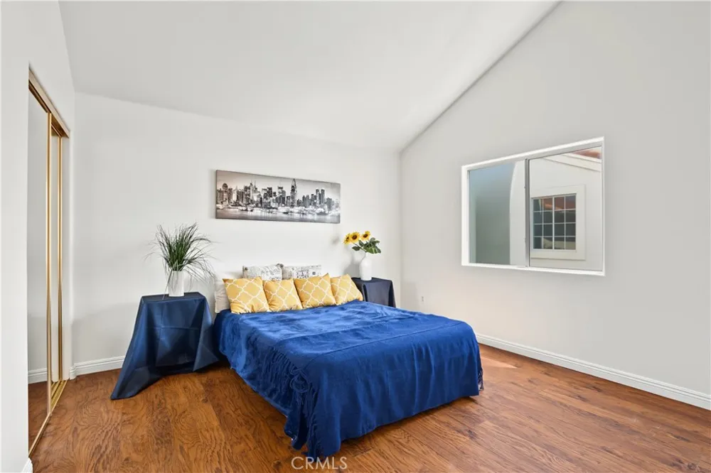 18334 Keswick St. Reseda, CA 91335