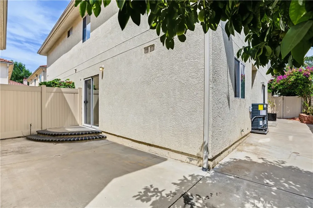 18334 Keswick St. Reseda, CA 91335