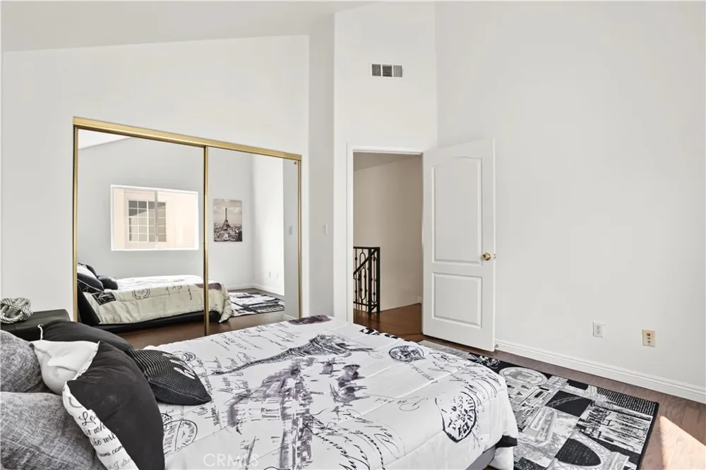 18334 Keswick St. Reseda, CA 91335