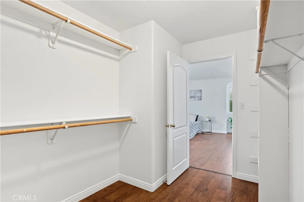 18334 Keswick St. Reseda, CA 91335
