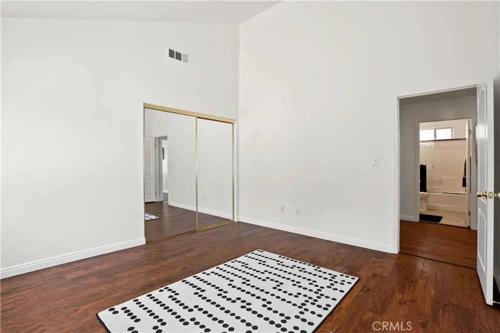 18334 Keswick St. Reseda, CA 91335