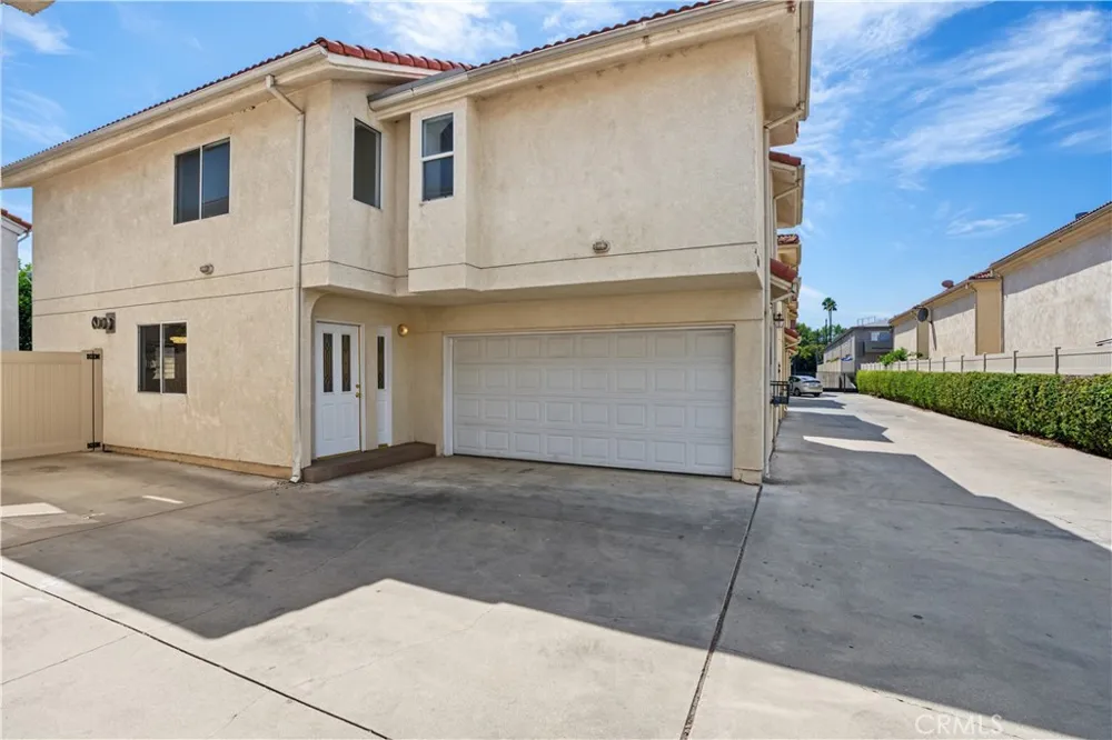 18334 Keswick St. Reseda, CA 91335