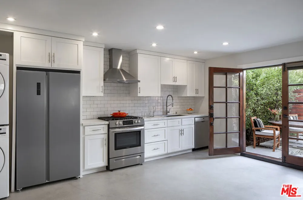 2528 Clyde Ave Los Angeles, CA 90016