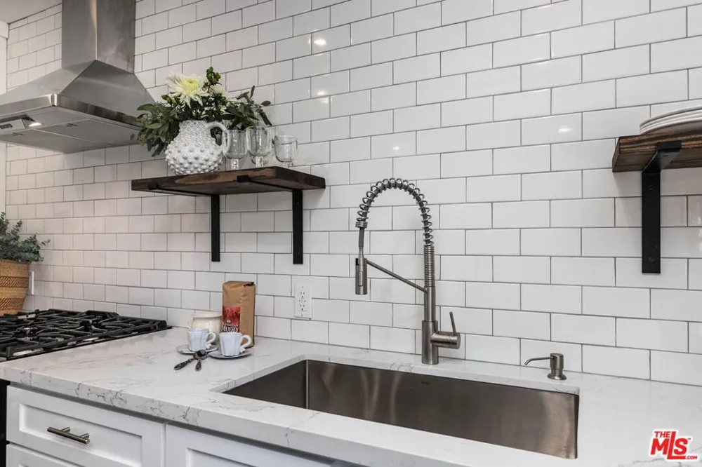 2528 Clyde Ave Los Angeles, CA 90016