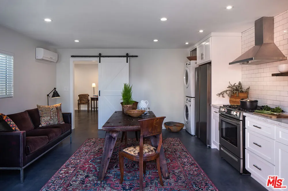 2528 Clyde Ave Los Angeles, CA 90016