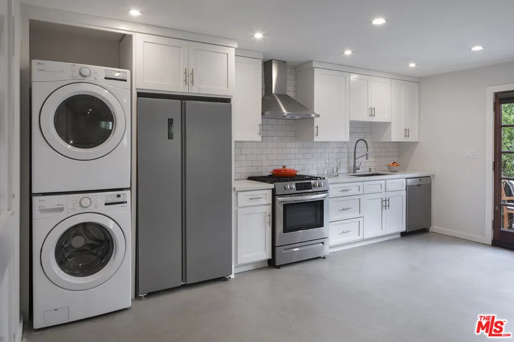 2528 Clyde Ave Los Angeles, CA 90016