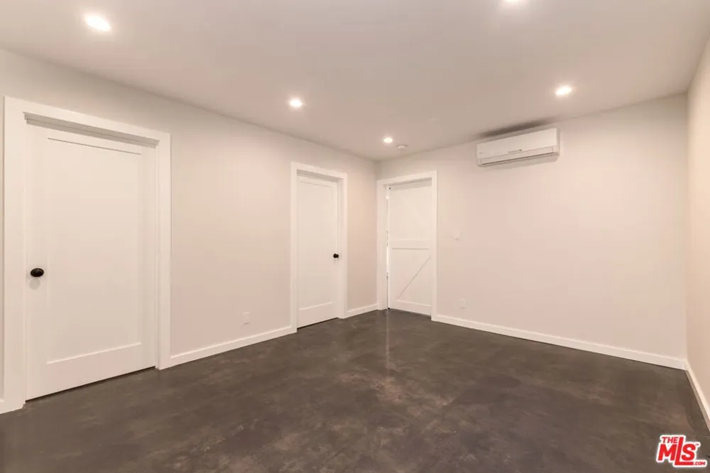 2528 Clyde Ave Los Angeles, CA 90016