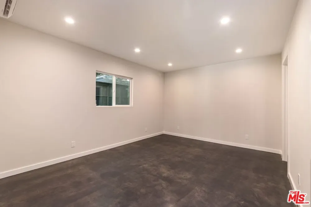 2528 Clyde Ave Los Angeles, CA 90016