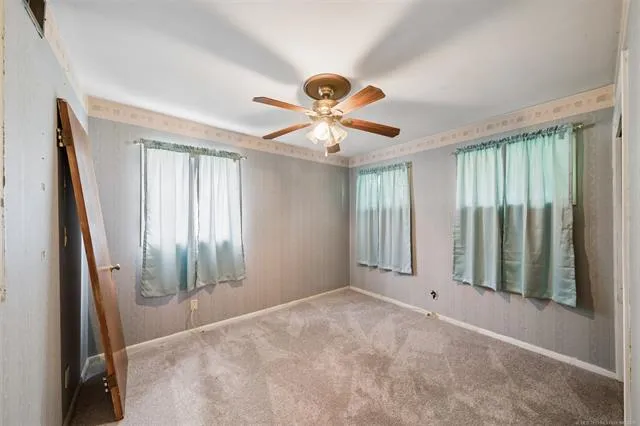 525 44 AVENUE Tulsa, OK 74127